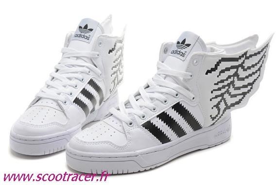 chaussure avec des ailes adidas